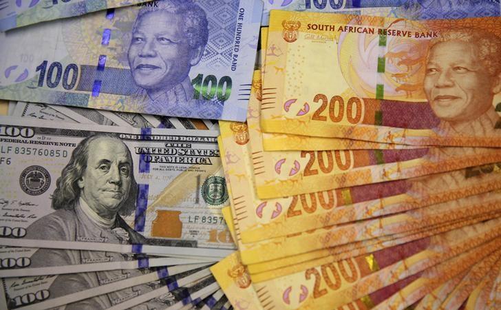 Omicron, GDP Decline Hurts South African Rand 