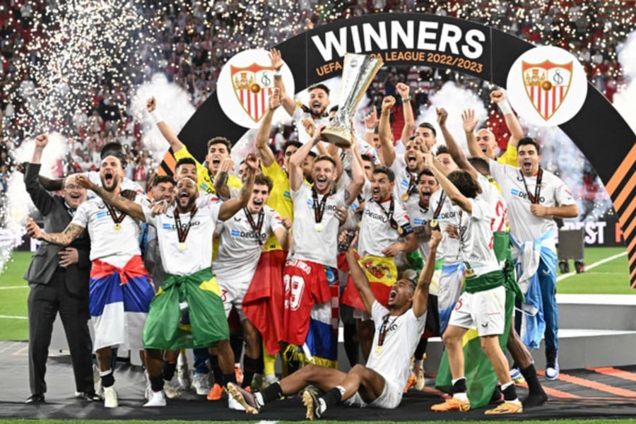 Europa League Kings Sevilla Claim Seventh Record Title By De