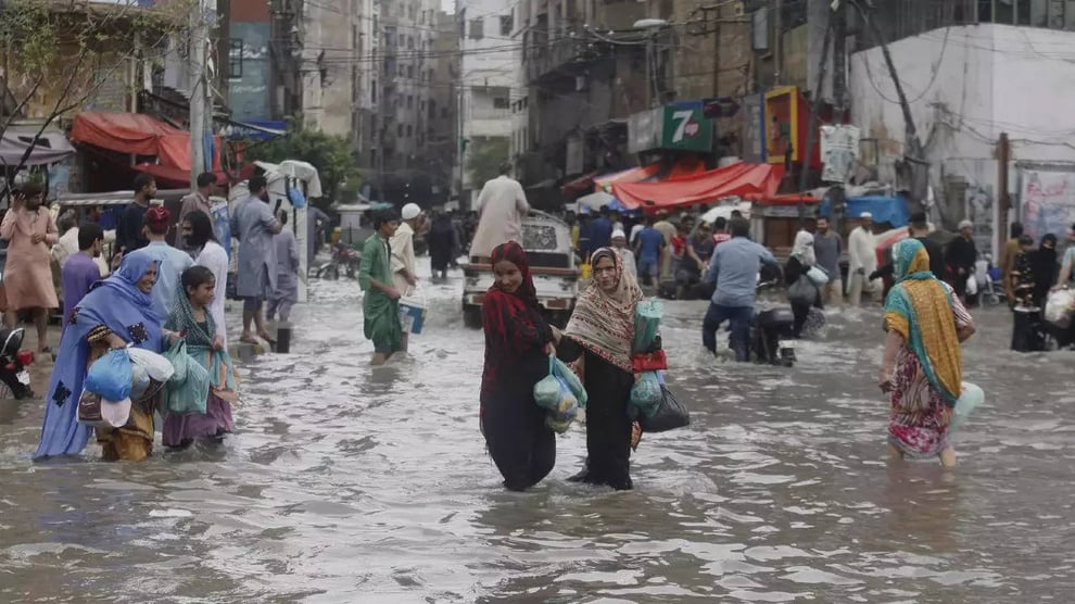 Pakistan: One Killed By Electrocution As Heavy Rain Hits Kar