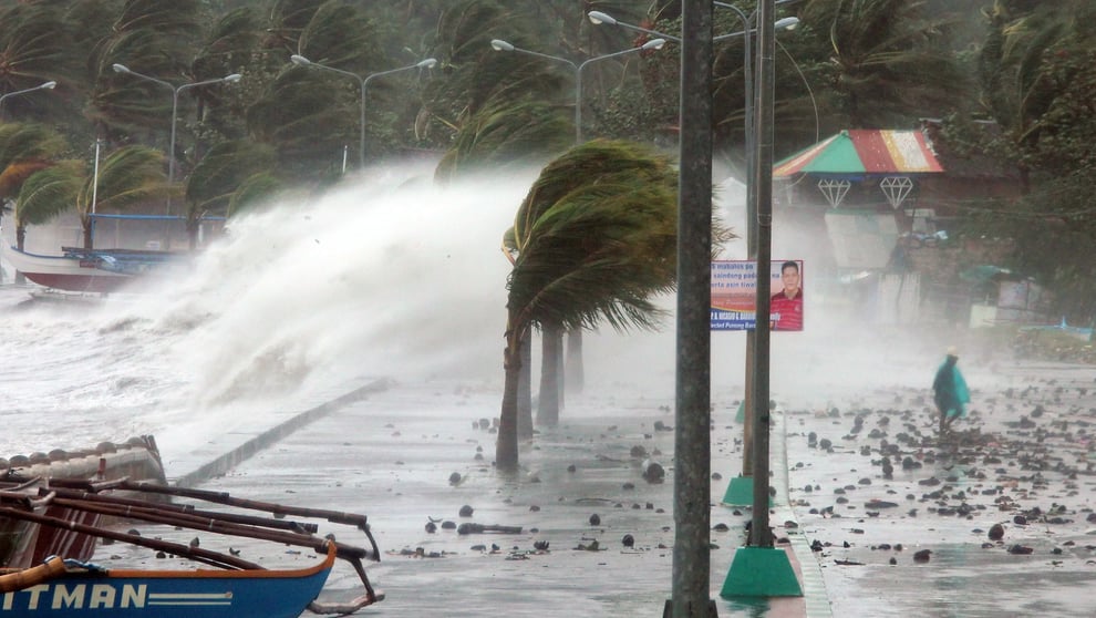 Philippines: Evacuation Begins Over Typhoon Noru