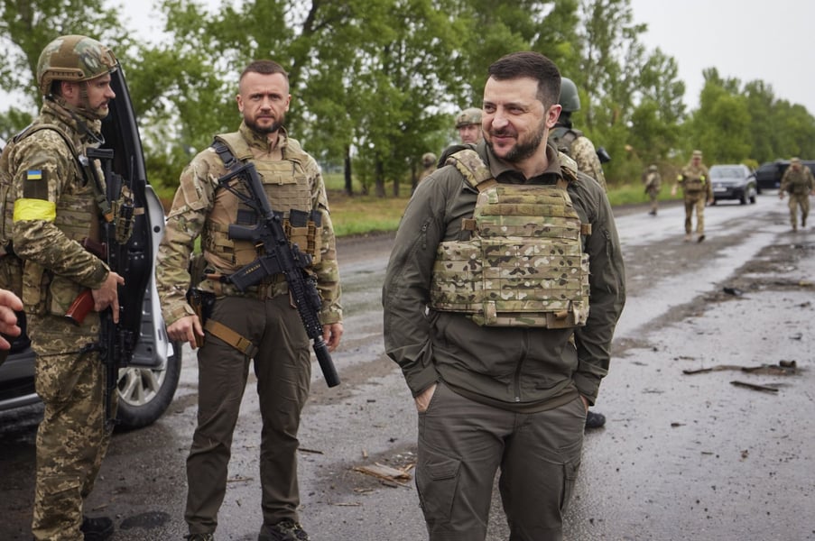 Zelenskyy Visits Eastern Ukraine Amid Russian Invasion