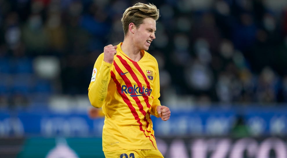 La Liga: De Jong's Late Goal Propels Barca Past Alaves Into 
