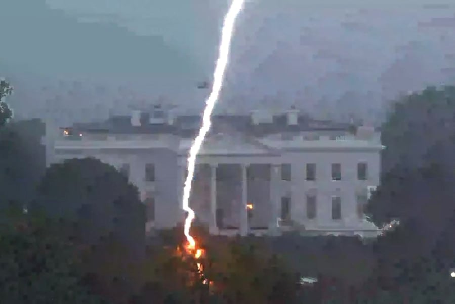 US: Lightning Strike Kills Couples Near White House