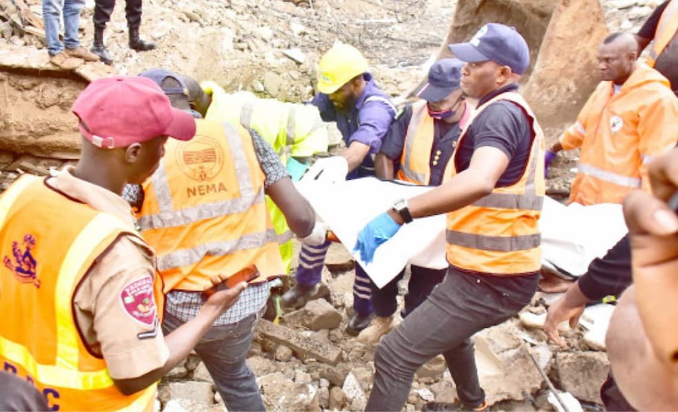 Scores Trapped As building Collapses In Ibadan