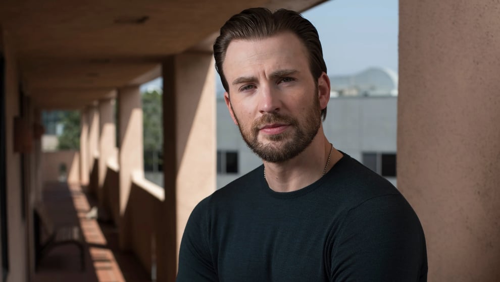 'Captain America' Star Chris Evans Opens Up On Dating Experi