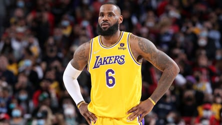 LeBron James Closes In On NBA Record With 48 Points Against