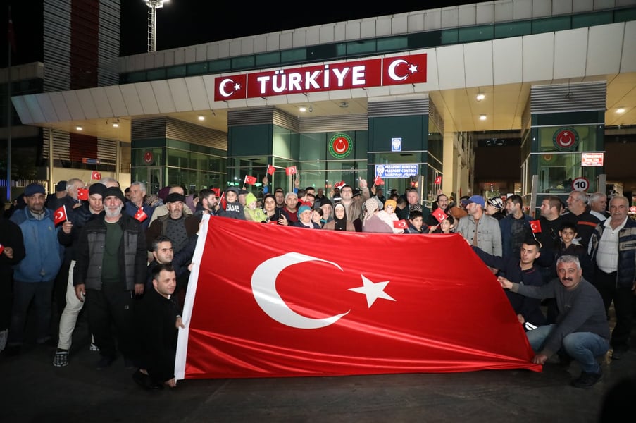 Turkey Evacuates 88 Ahiska Turks From Ukraine