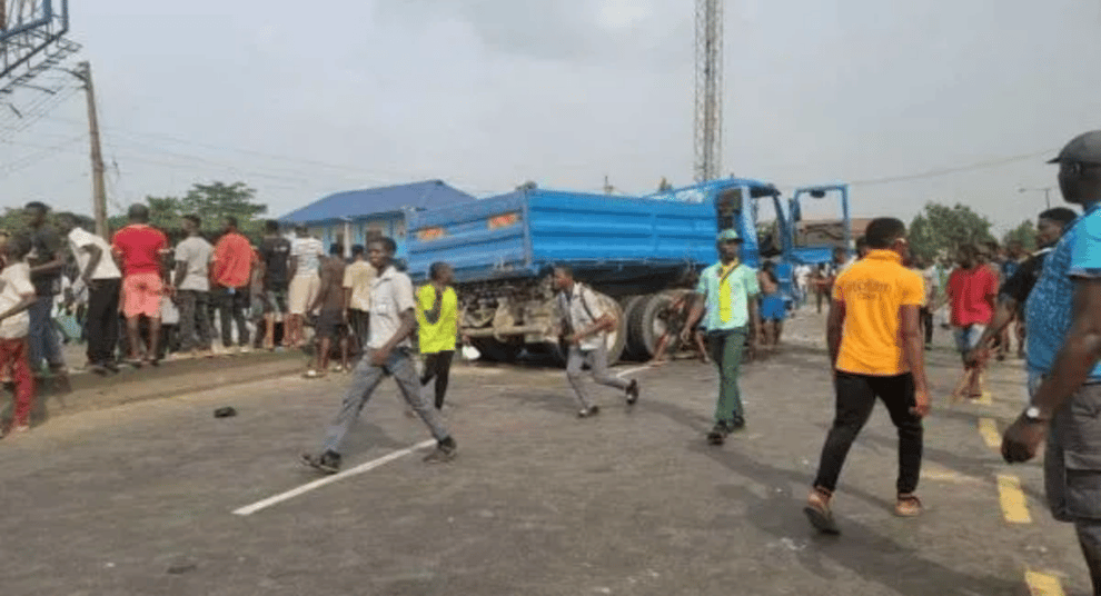 VIDEO: Mayhem In Lagos As Trailer Crushes Two Dispatch Rider