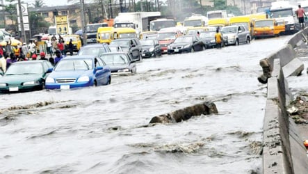 Heavy downpour leaves residents, motorists stranded in Ogun