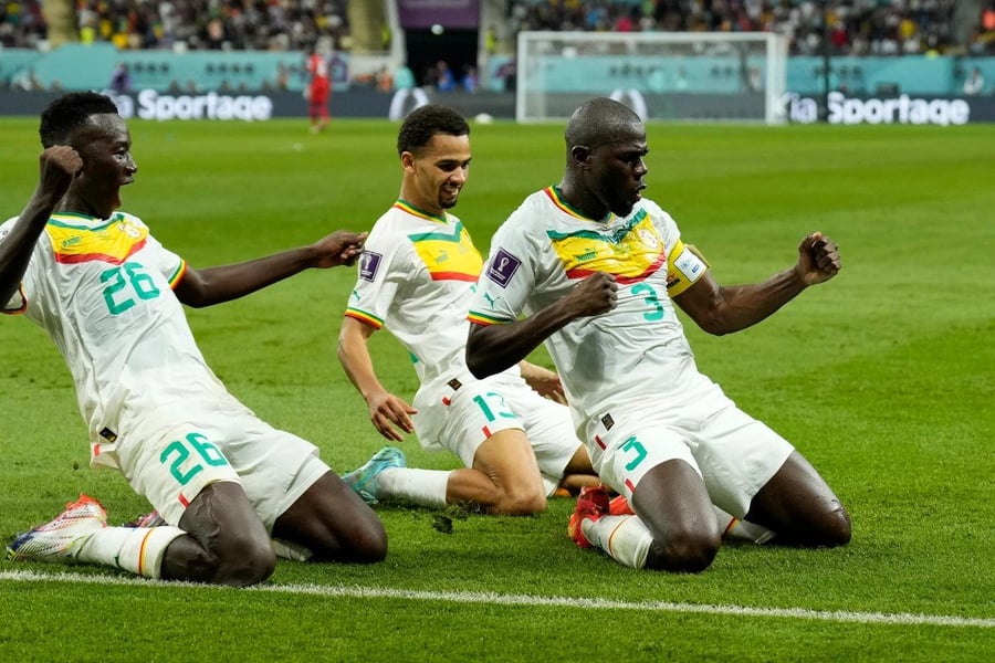 Sarr, Koulibaly Send Senegal Past Ecuador Into Last 16, Firs