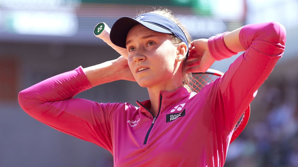 Rybakina Sees Off Noskova, Reaches French Open Third Round