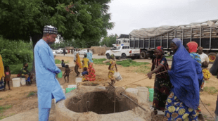 Governor Bagudu Meets Dutsin Fakara Residents, Promises Wate