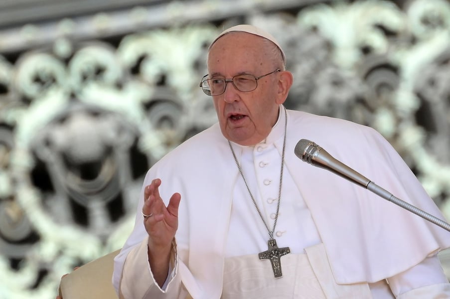 Pope Francis To Undergo Abdominal Hernia Surgery