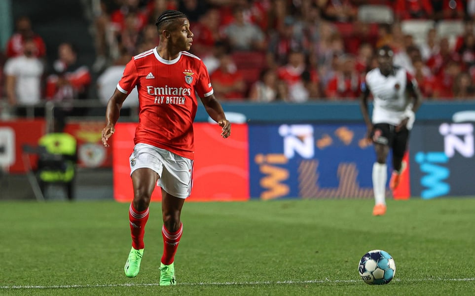 Neres Inspires Benfica To 3-0 Win Over Dynamo To Qualify For