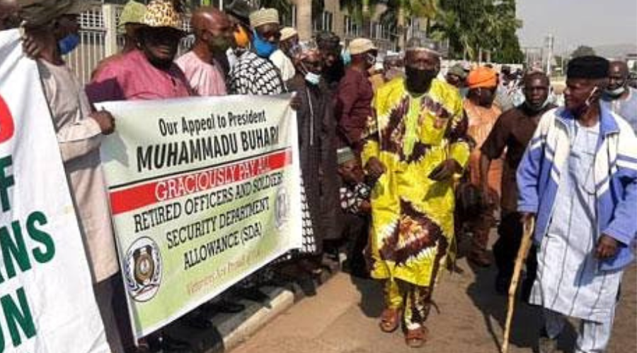 Retired Military Personnel  Protest Unpaid Allowance In Abu