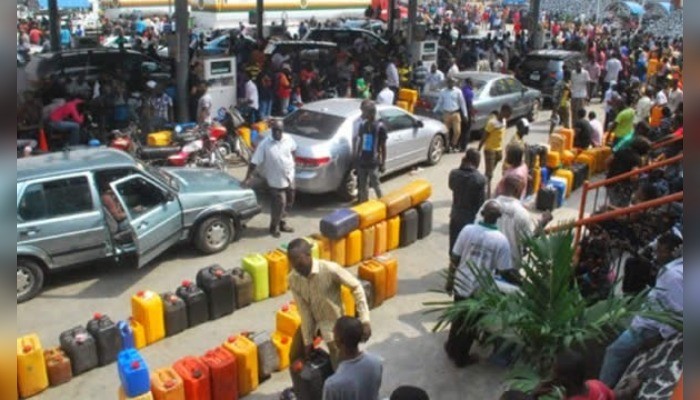 Queues Resurface In Abuja Petrol Stations Over Fear Of Price