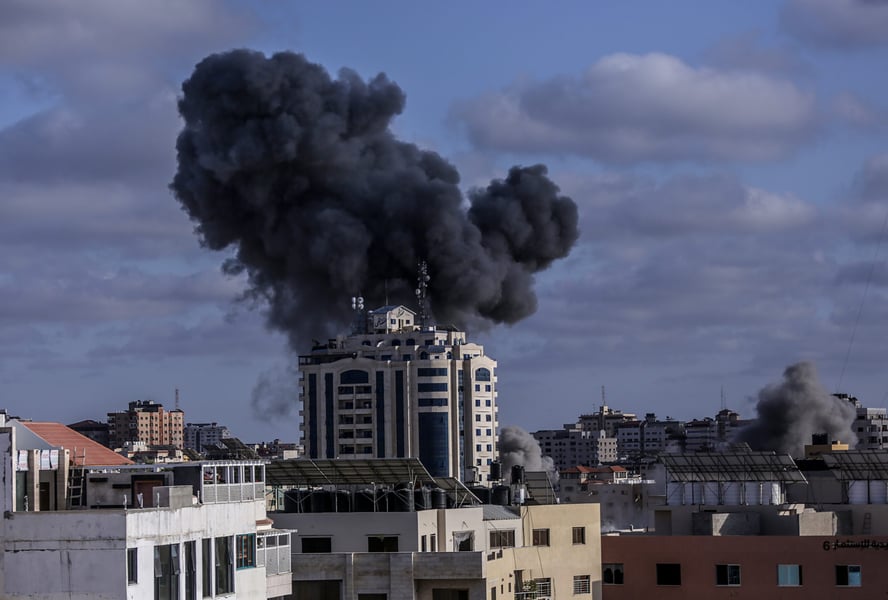 Israel Attacks Gaza With Warplanes