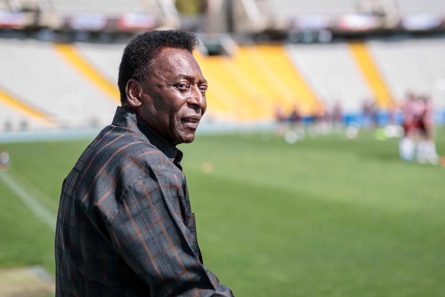Premier League To Honour Pele With 'Applause' Before Kick-Of