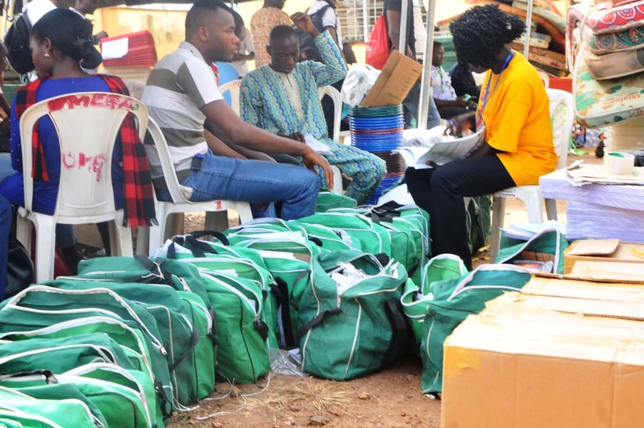 Enugu Voters Accuse INEC Of Sabotage Over Late Arrival, Abse