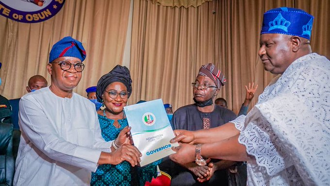 Osun 2022: Osun APC Presents Oyetola With Gubernatorial Nomi