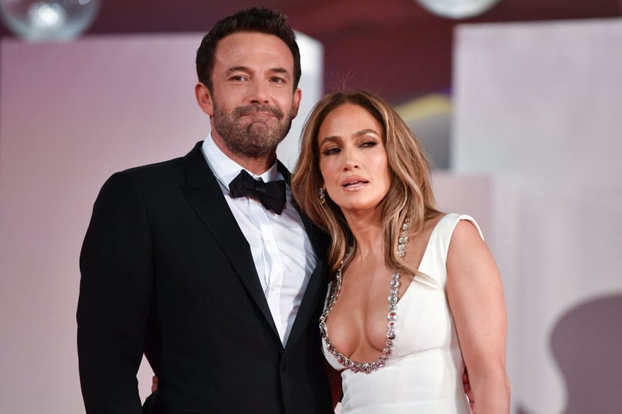 Jennifer Lopez Concerned About Ben Affleck's Reluctance To M