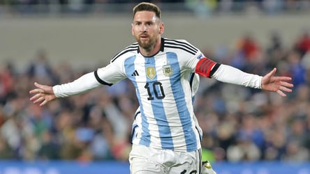 Messi's Stunning Free Kick Seals Win For Argentina Over Ecua