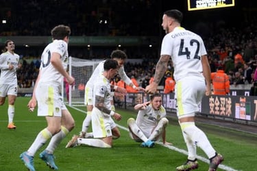 EPL: Ayling's Resurgent Goal Helps Leeds Defeat 10-Man Wolve