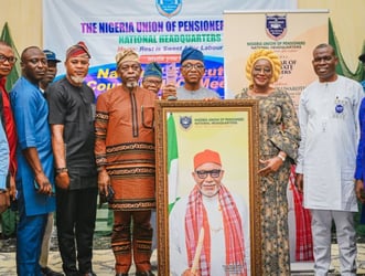 Gov. Akeredolu bags pensioners' award of excellence 