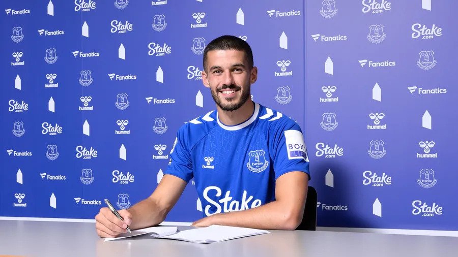 Everton Sign Conor Coady As Quick Replacement For Ben Godfre