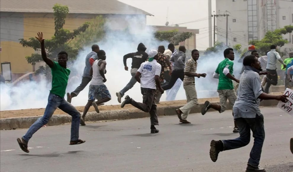 Angry Youths Storm Radio Station In Ibadan