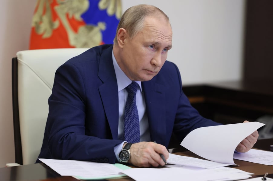 Putin Accuses US Of Prolonging Russia's War With Ukraine