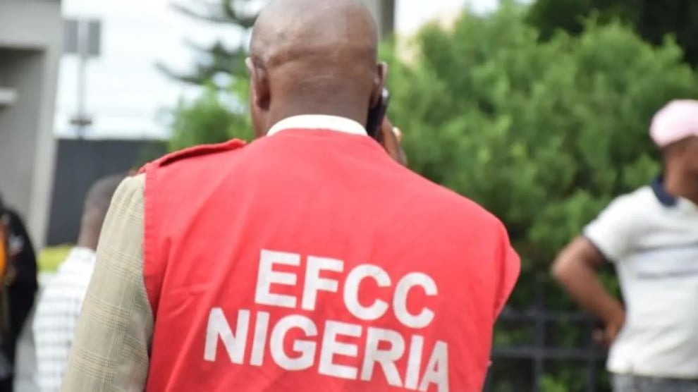 EFCC Arrests Cleric, 27 Fraudsters In Kwara 