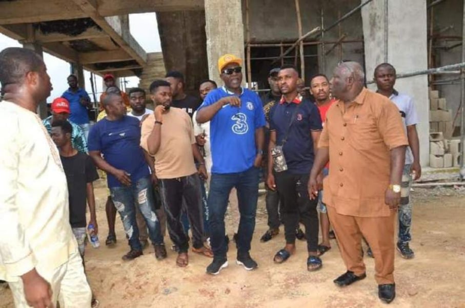 Flooding: Ikpeazu Commiserates With Traders In Ariaria Marke