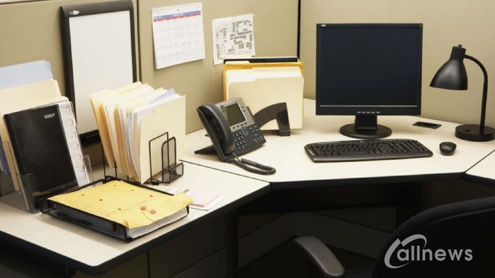 Transform Your Desk: Simple Strategies For Keeping Your Work