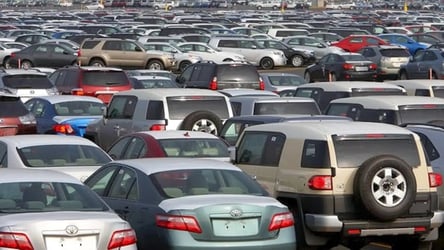 Vehicle scarcity looms as sellers bemoan import difficulties