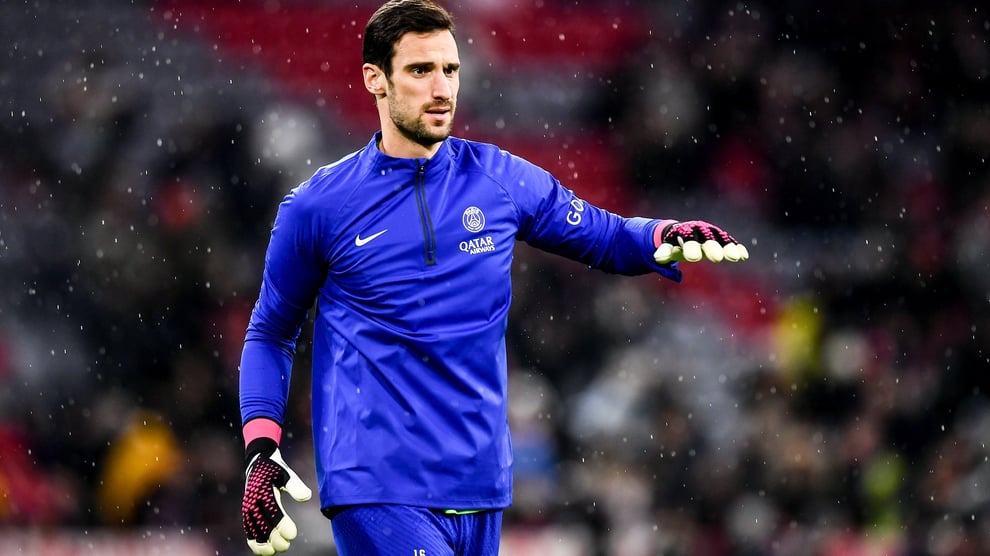 Sergio Rico: PSG Goalkeeper In Intensive Care After Horse Ri