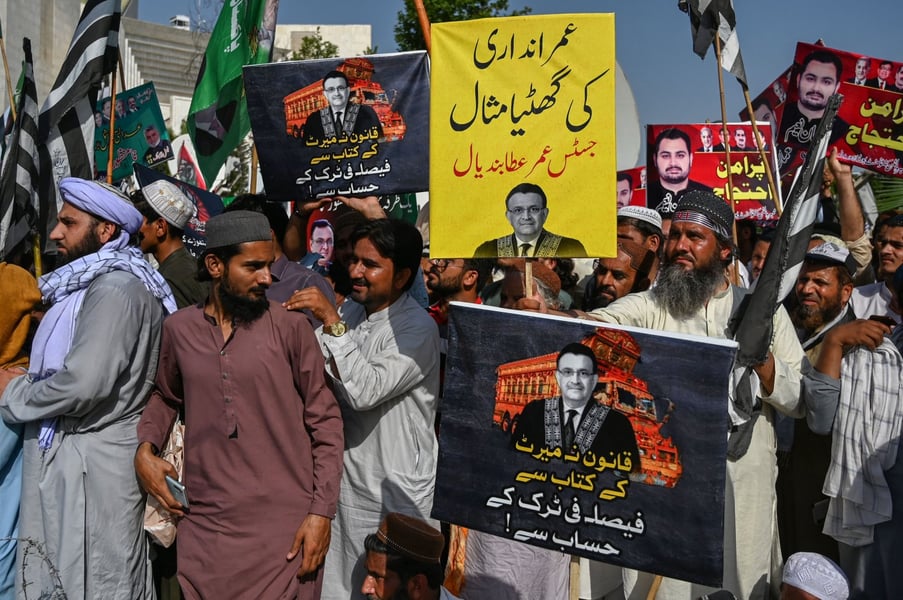 Pakistan: Political Unrest Escalates With Protests Over Judg