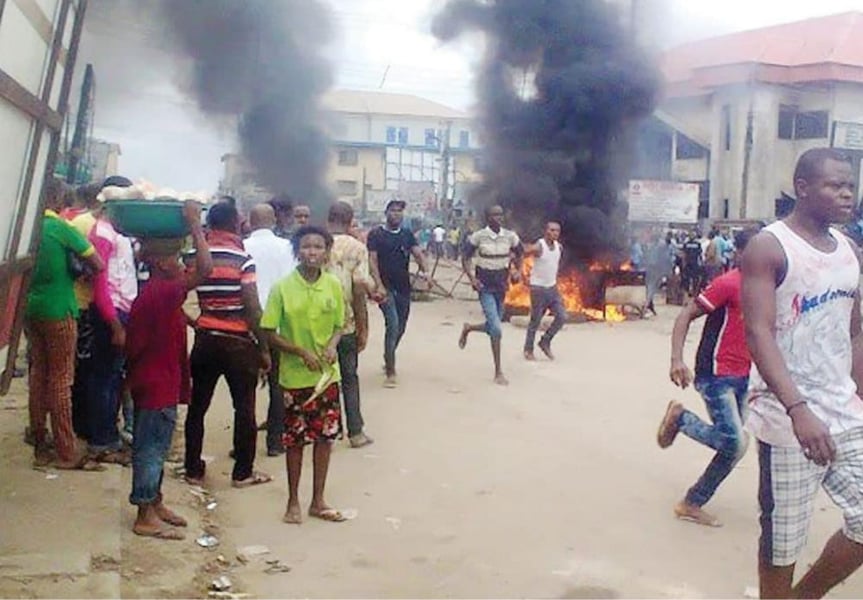 Jungle Justice: Angry Mob Burns Three POS Thieves To Death I