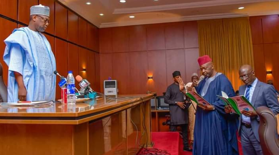 Niger Governor Swears In New Commissioner