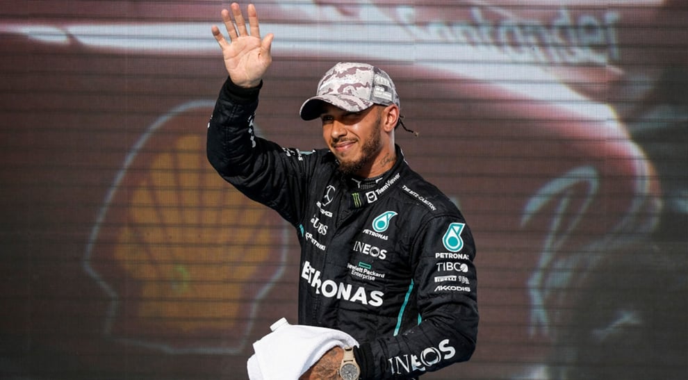 Hamilton Hopes To Race Till 40s With New Mercedes Deal