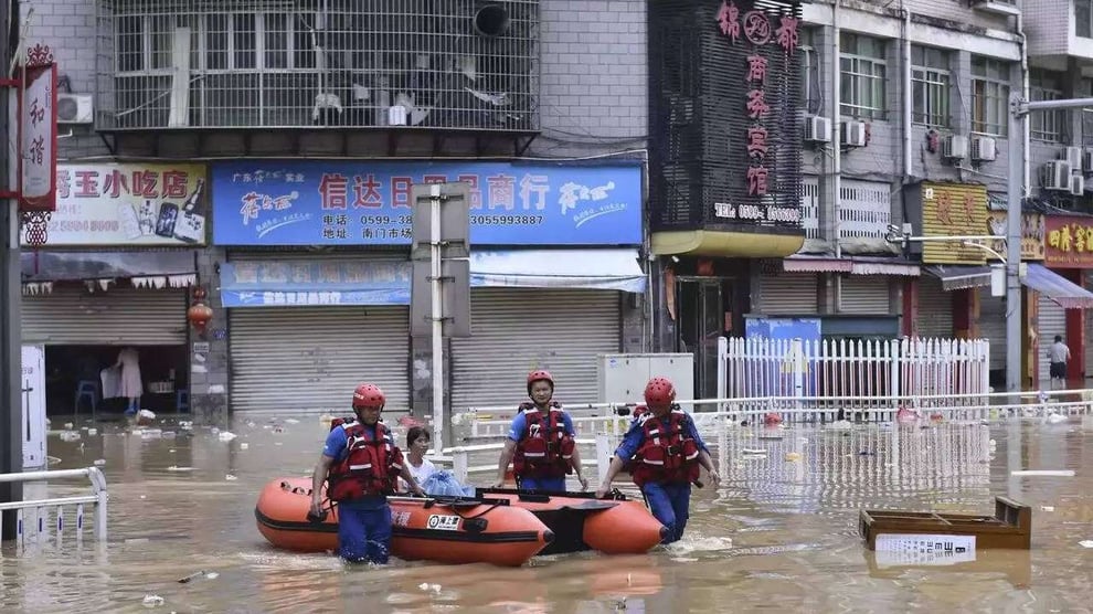 Chinese Cities Suffer Floods As Heavy Rainfall Continues