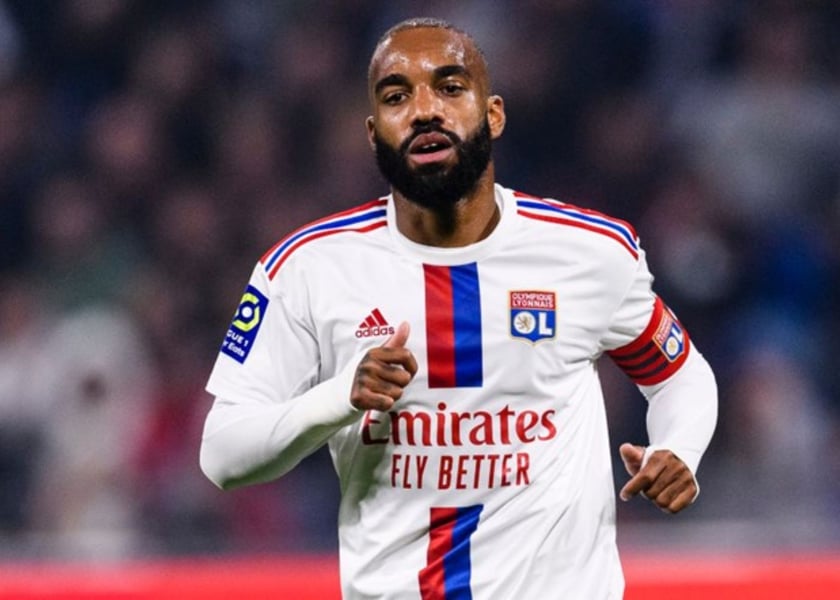 Ligue 1: Lacazette's Late Goal Seals First Victory For Blanc