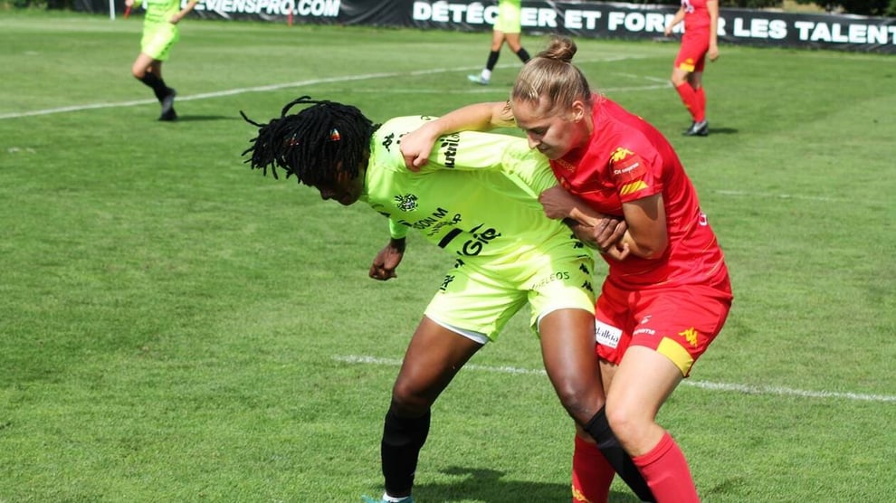 Nigerian Defender Maureen Umeh Shines To Help US St. Malo De