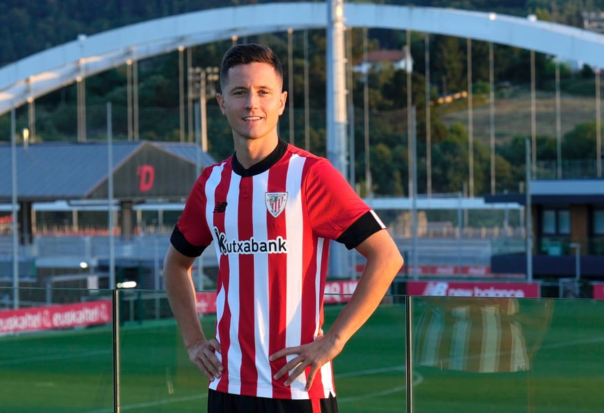 Athletic Bilbao Resign Ander Herrera On Loan From PSG