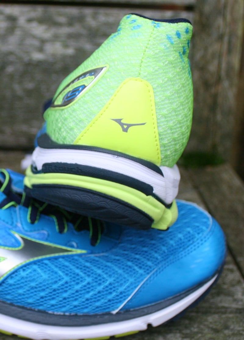Mizuno Waverider 19