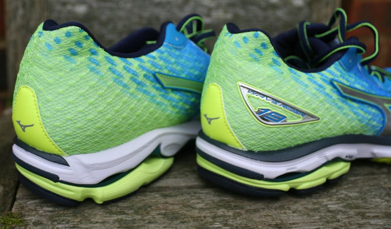 Mizuno Waverider 19