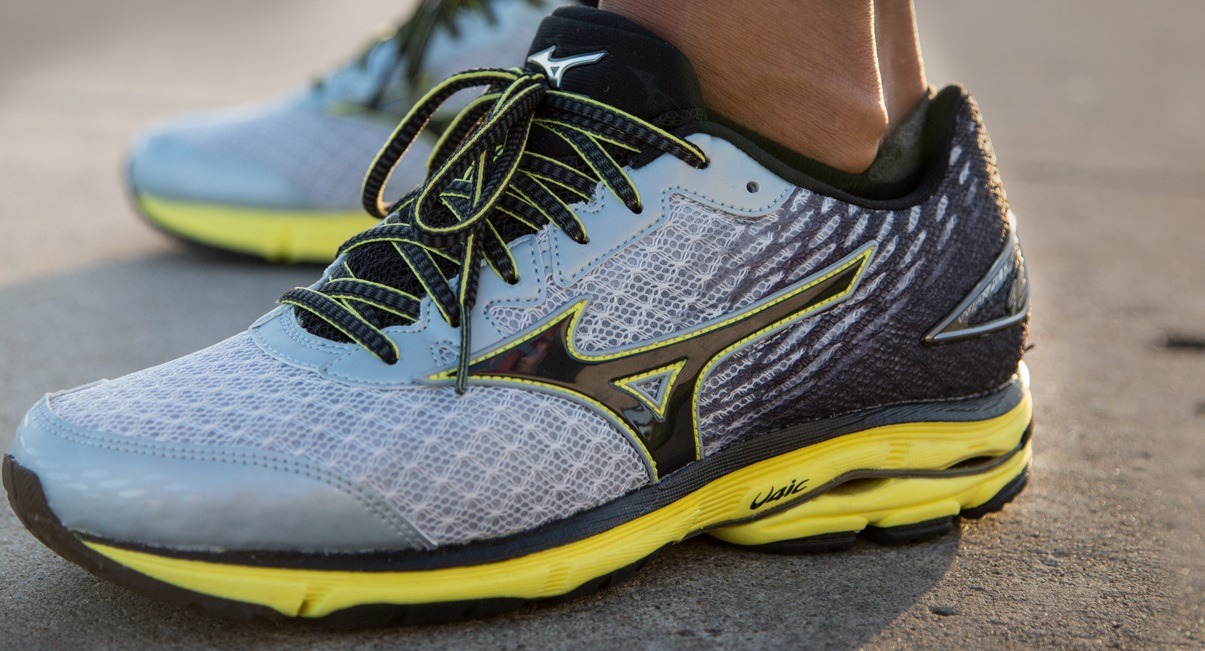 Mizuno Waverider 19 - Side