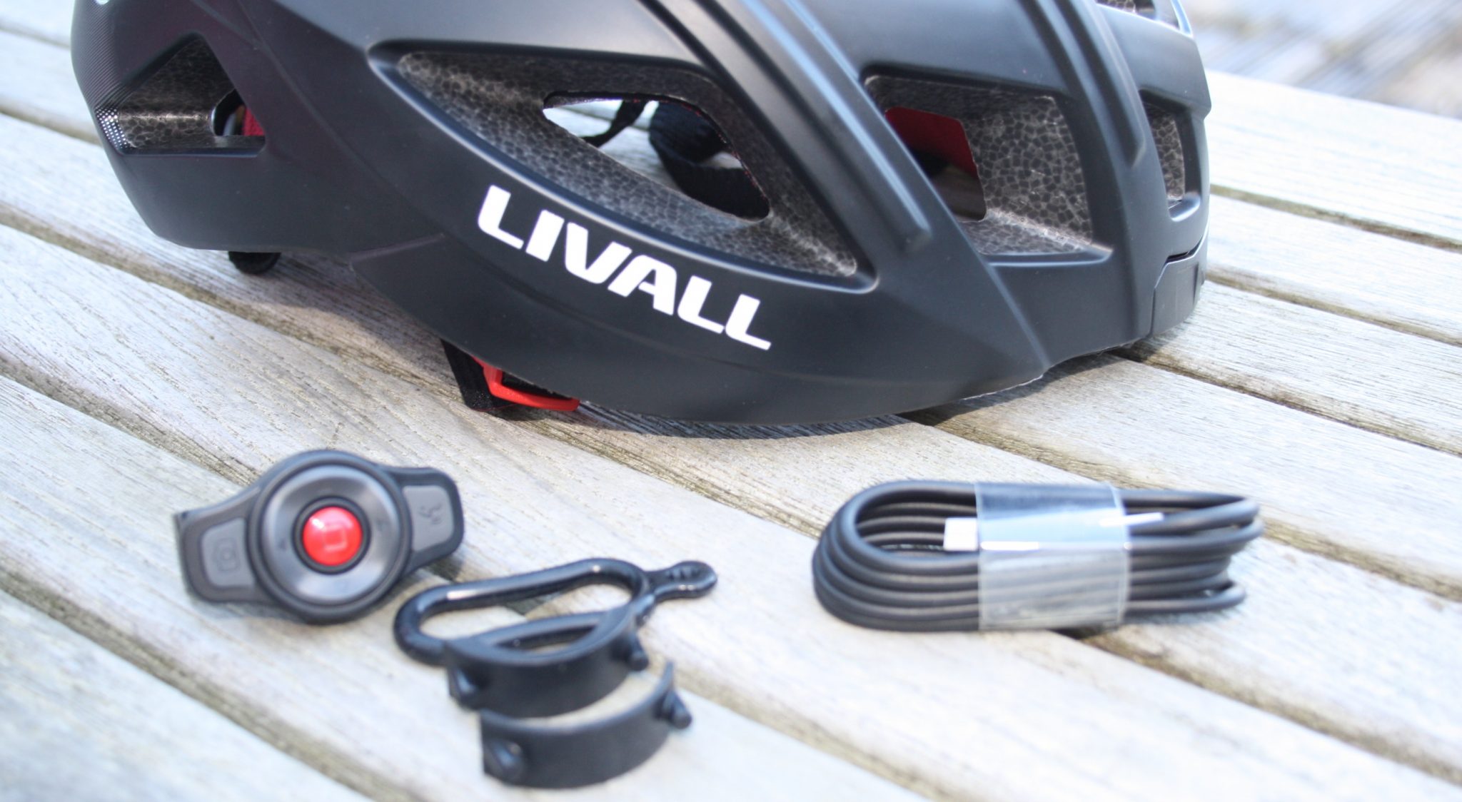 LIVALL Helmet Review – BH60SE Smart Helmet