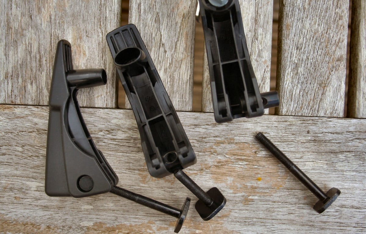 Comparison of Thule bike rack lever mechanism assembly