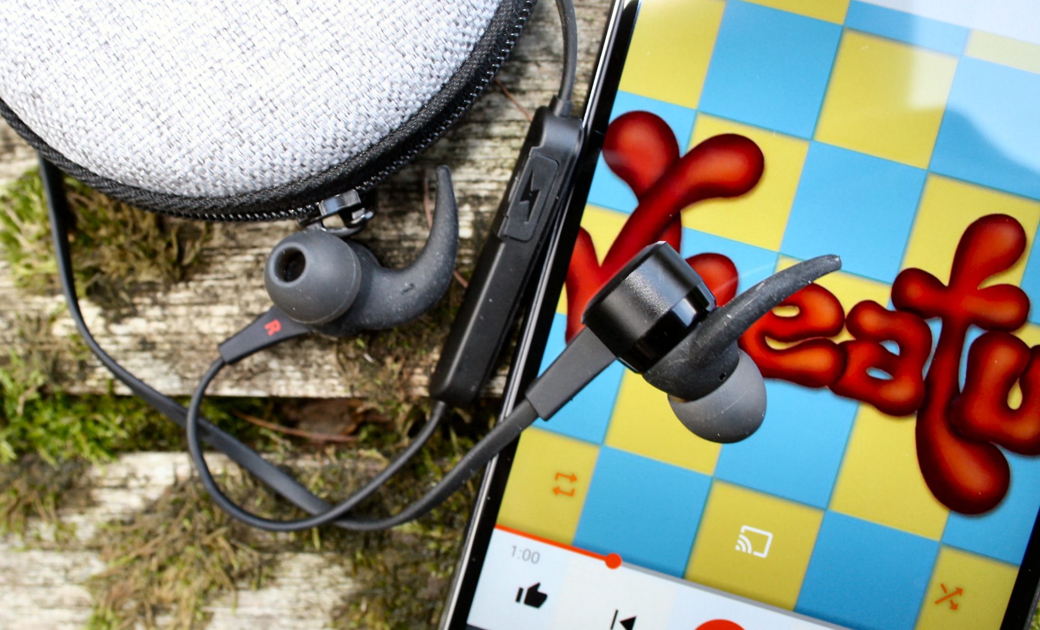 Optoma NuForce BE Live5 Review Best Headphones Earbuds Running With Music